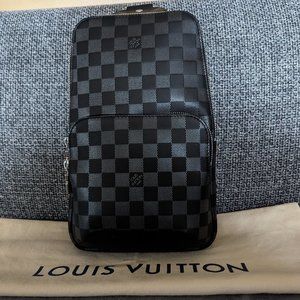 Louis Vuitton Avenue Slingbag